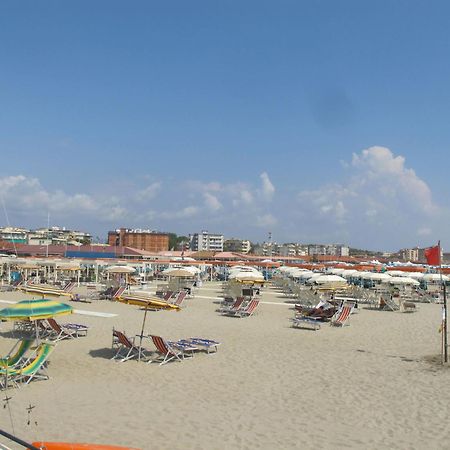 Appartamento Locazione Turistica Sea House Lido di Camaiore Esterno foto